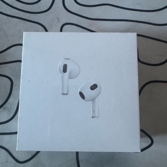 White Wireless Earbuds